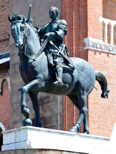 equestrian statue of gattamelata meaning.